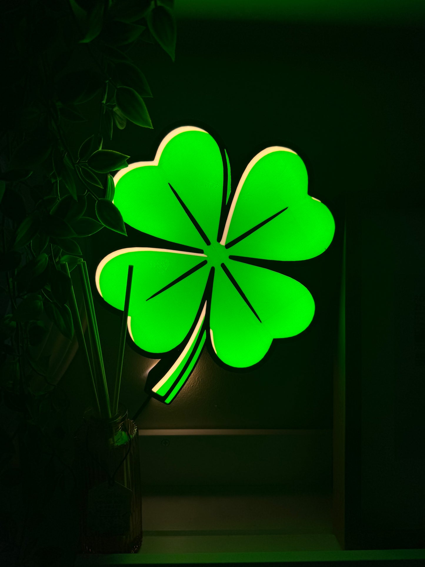 Four leaf clover lightbox 10”
