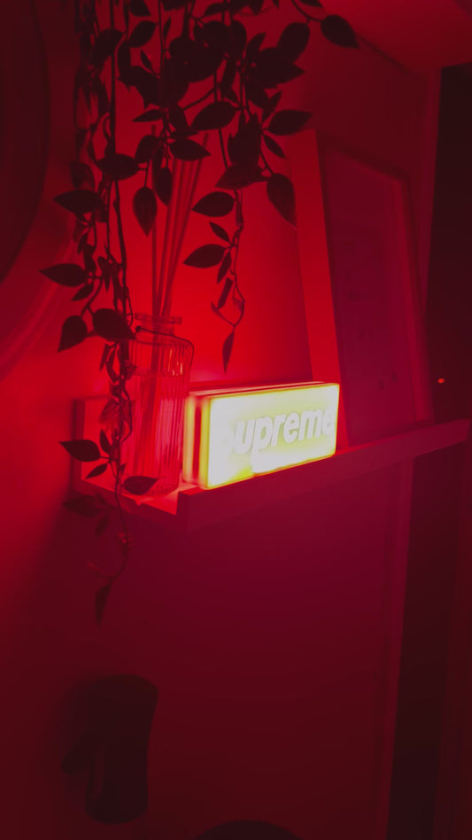 Supreme light box 7”